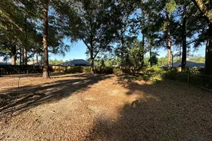 5929 N Meadow Ln, Crestview, FL 32539 - Photo 13