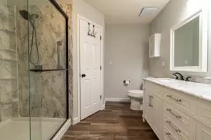 9687 Parker Lake Cir, Navarre, FL 32566 - Photo 19