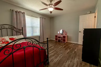 9687 Parker Lake Circle, Navarre, FL 32566 - Photo 23