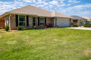 9687 Parker Lake Cir, Navarre, FL 32566 - Photo 3