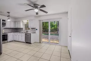 219 W Pinoak Ct, Crestview, FL 32539 - Photo 13