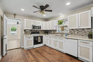 5691 Reinke Dr, Crestview, FL 32539 - Photo 9