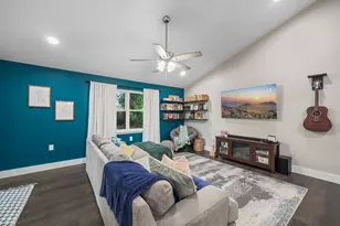 39 9th St, Shalimar, FL 32579 - Photo 13