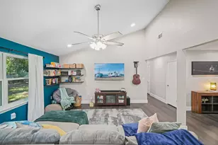 39 9th St, Shalimar, FL 32579 - Photo 3