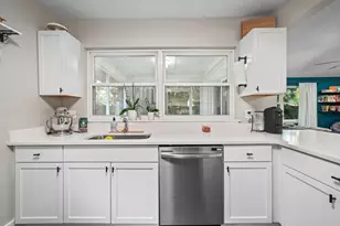 39 9th St, Shalimar, FL 32579 - Photo 9
