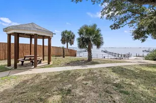 2005 Jessica Way, Navarre, FL 32566 - Photo 95