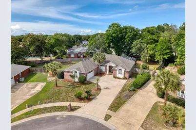 4034 Bond Circle, Niceville, FL 32578 - Photo 5