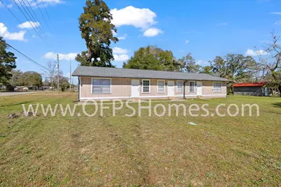 307 E Walnut Avenue, Crestview, FL 32539 - Photo 1