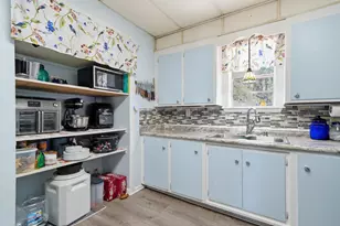 218 NE Troy St, Fort Walton Beach, FL 32548 - Photo 9