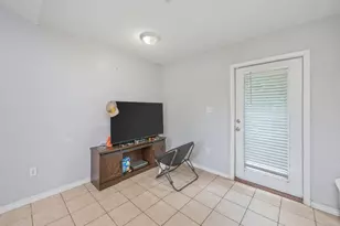 328 Lakeview Dr, Crestview, FL 32536 - Photo 11