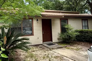 913 Landry St, Mary Esther, FL 32569 - Photo 1