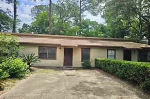 913 Landry St, Mary Esther, FL 32569 - Photo 1