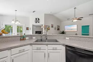 5066 Evergreen Dr, Gulf Breeze, FL 32563 - Photo 15