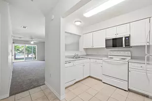 4270 Calinda Ln, Niceville, FL 32578 - Photo 3