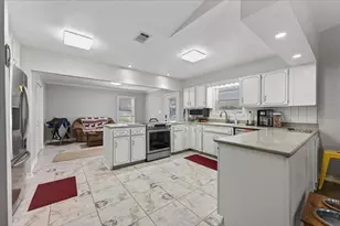 210 Shell Dr, Crestview, FL 32536 - Photo 15