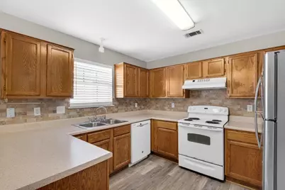 924 Emily Circle, Fort Walton Beach, FL 32547 - Photo 7
