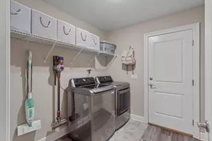 9073 E River Dr, Navarre, FL 32566 - Photo 31