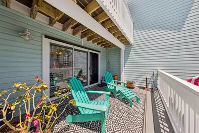 8522 Gulf Boulevard #APT 11, Navarre, FL 32566 - Photo 3