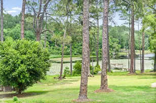 699 Pinewood Dr, Defuniak Springs, FL 32433 - Photo 3