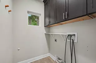 490 Soundview Ct, Mary Esther, FL 32569 - Photo 11