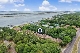 490 Soundview Ct, Mary Esther, FL 32569 - Photo 49