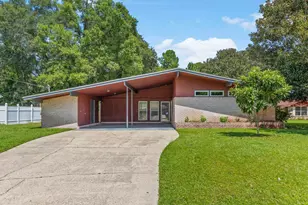 111 McEwen Dr, Niceville, FL 32578 - Photo 1