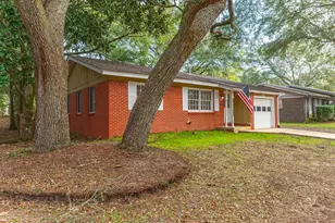 211 20th St, Niceville, FL 32578 - Photo 3