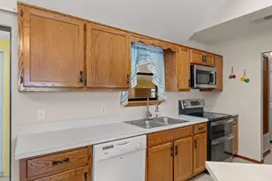 1929 Williams Creek Dr, Navarre, FL 32566 - Photo 13