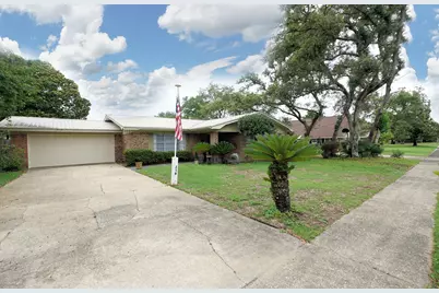 319 NW Briarwood Circle, Fort Walton Beach, FL 32548 - Photo 3