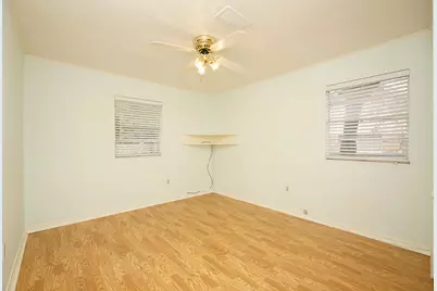 319 NW Briarwood Circle, Fort Walton Beach, FL 32548 - Photo 15