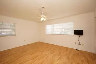 319 NW Briarwood Circle, Fort Walton Beach, FL 32548 - Photo 19