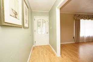 319 NW Briarwood Circle, Fort Walton Beach, FL 32548 - Photo 5