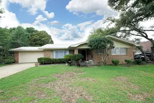 319 NW Briarwood Circle, Fort Walton Beach, FL 32548 - Photo 1