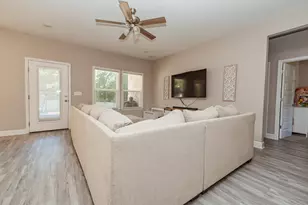 1512 Long Needle Ct, Baker, FL 32531 - Photo 5