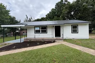 197 W North Ave, Crestview, FL 32536 - Photo 1