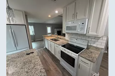 210 Honeysuckle Way, Niceville, FL 32578 - Photo 3