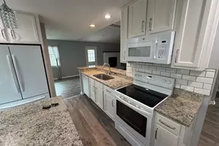210 Honeysuckle Way, Niceville, FL 32578 - Photo 3