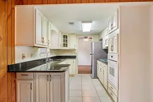 6 NE Stamford Ave, Fort Walton Beach, FL 32547 - Photo 5
