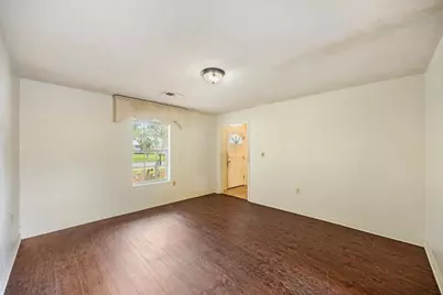 6 NE Stamford Avenue, Fort Walton Beach, FL 32547 - Photo 9