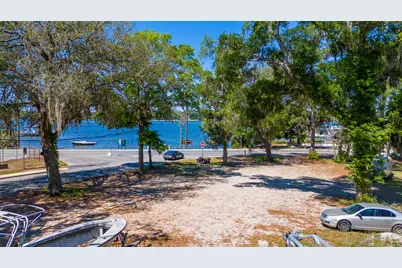 834 Bayshore Drive, Niceville, FL 32578 - Photo 17