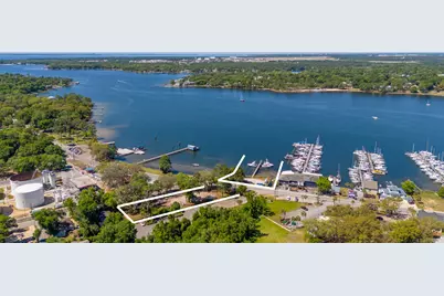 834 Bayshore Drive, Niceville, FL 32578 - Photo 3