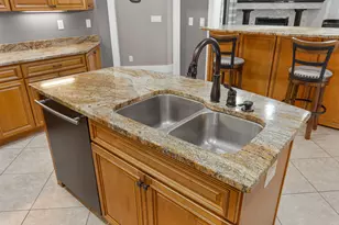 2425 Salamanca St, Navarre, FL 32566 - Photo 13