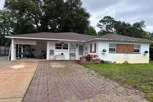 121 NW Jet Dr, Fort Walton Beach, FL 32548 - Photo 1