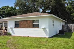 121 NW Jet Dr, Fort Walton Beach, FL 32548 - Photo 3