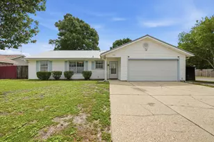 591 Brian Cir, Mary Esther, FL 32569 - Photo 3