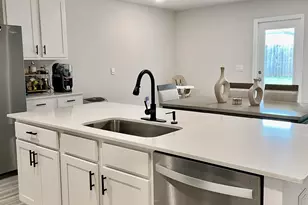 433 Scarborough St, Crestview, FL 32539 - Photo 5
