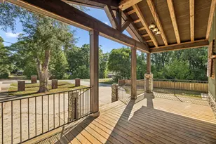 981 E Chestnut Ave, Crestview, FL 32539 - Photo 23