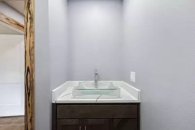 981 E Chestnut Avenue, Crestview, FL 32539 - Photo 15