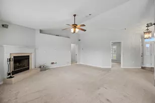 4863 Traxx St, Crestview, FL 32536 - Photo 9