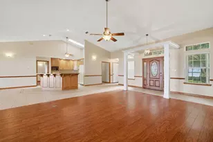6627 Calle De Laurel, Navarre, FL 32566 - Photo 13